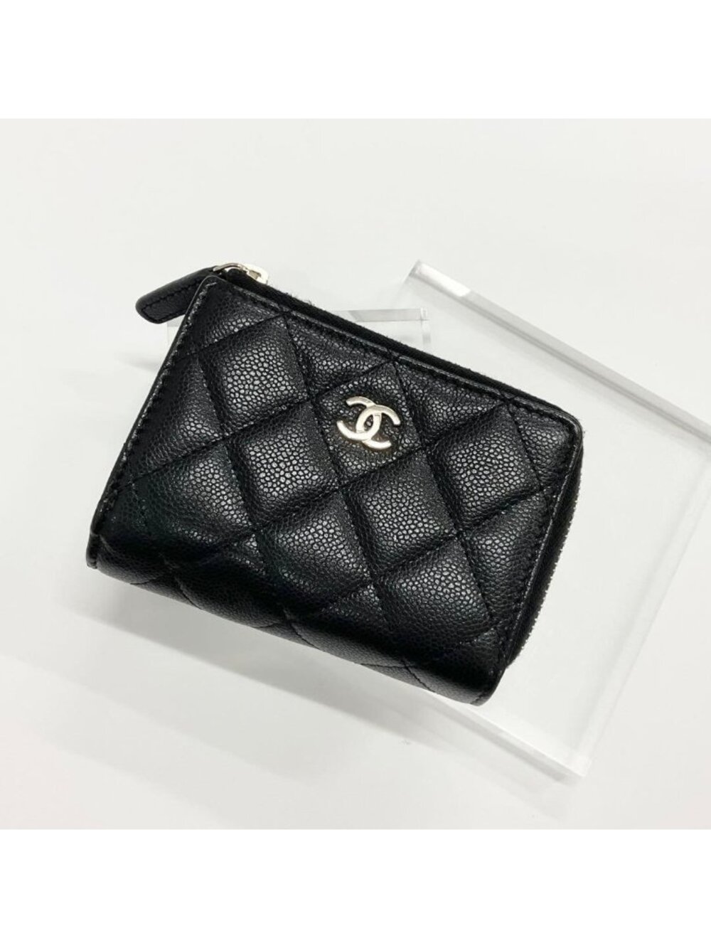 Chanel Caviar Leather CC Logo Quilted Classic Trifold Wallet